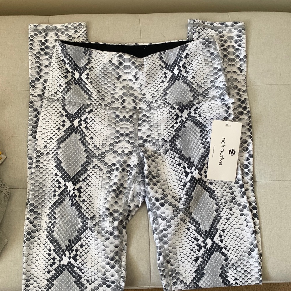 NWT leggings